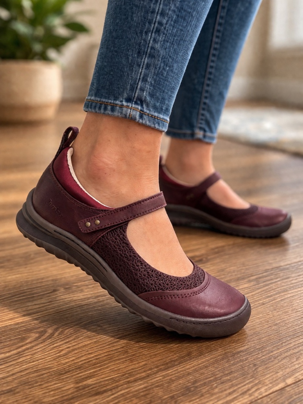 New Jambu Ezra Mary Jane Hiking Shoes Maroon Sz 8.5